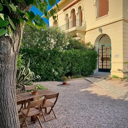 Superbe 3 Pieces - 30m De La - Terrasse - Clim - Parking Apartamento *