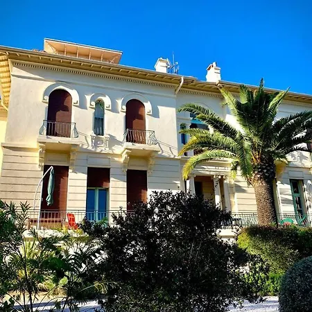 Superbe 3 Pieces - 30m De La - Terrasse - Clim - Parking *