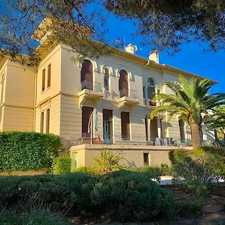 Superbe 3 Pieces - 30m De La - Terrasse - Clim - Parking * Saint-Raphael (Var)